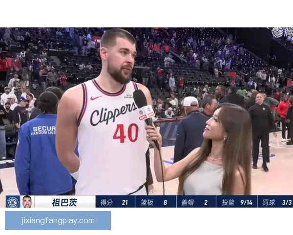 祖巴茨回应被打肿头不犯规称裁判判定克林根空接下次也要抡肘子